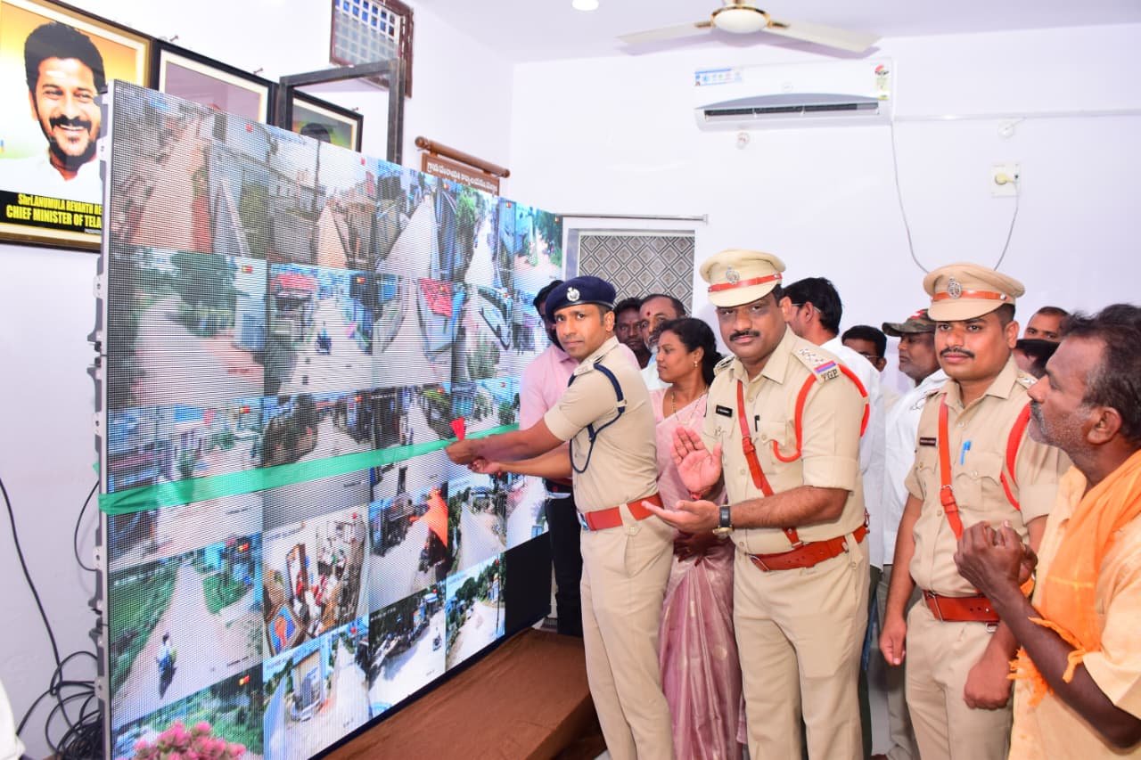 నేరాల నియంత్రణ, కేసుల ఛేదనలో సీసీ కెమెరాల పాత్ర కీలకం: జిల్లా ఎస్పీ అశోక్ కుమార్ ఐపీఎస్  - Additional Image