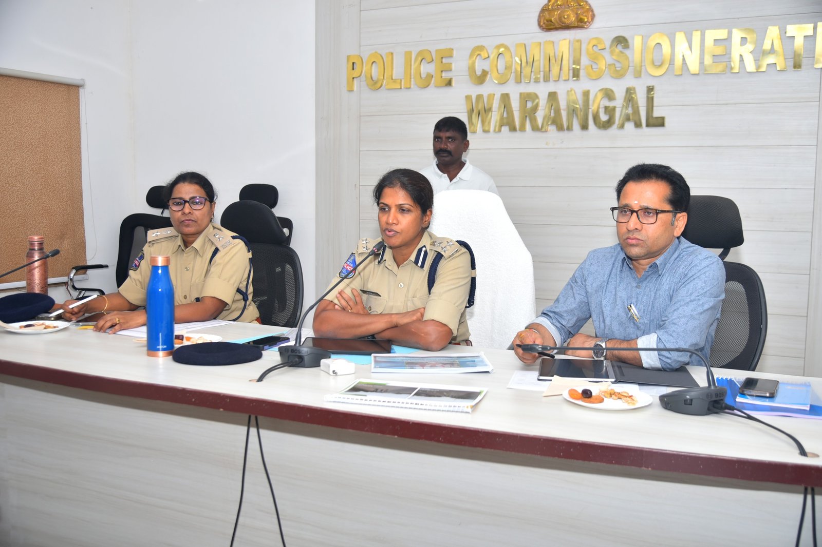 ట్రాఫిక్ సమస్యల పరిష్కారానికి అధికారులు సమన్వయంతో పనిచేయాలి - వరంగల్ పోలీస్ కమిషనర్ ఎన్. శ్వేత, ఐపీఎస్