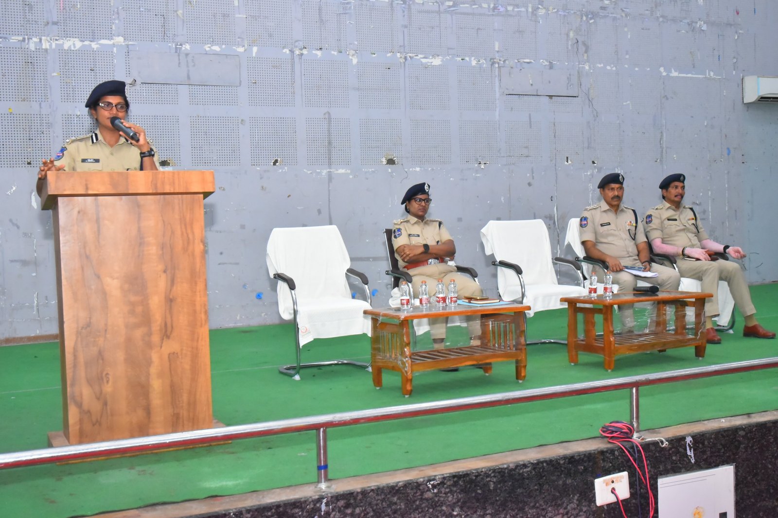 నేరాల నియంత్రణలో వ్యాపారస్తులు భాగస్వాములు కావాలి వరంగల్ పోలీస్ కమిషనర్ ఎన్. శ్వేత, ఐపిఎస్