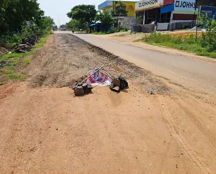మోత్కూర్: సూచిక బోర్డులు లేక.... ప్రమాద భయం
