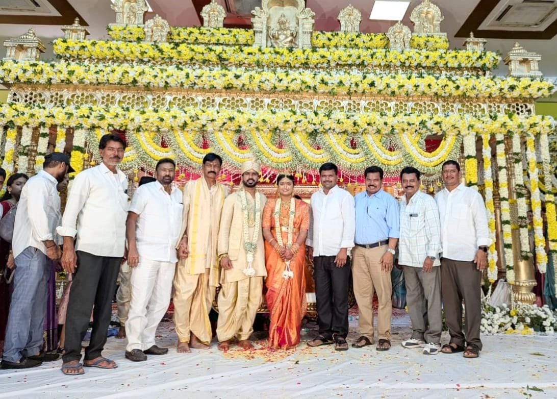 పలు కార్యక్రమాల్లో పాల్గొన్న మాజీ జడ్పీటీసీ మేడిశెట్టి రాములు.