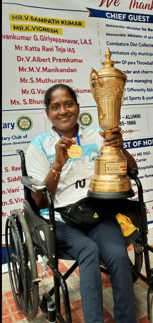 *సౌత్ జోన్ ఫారాత్రో బాల్ ఛాంపియన్షిప్ పోటీల్లో  బంగారు పథకాన్ని సాధించిన పోకల రమాదేవి