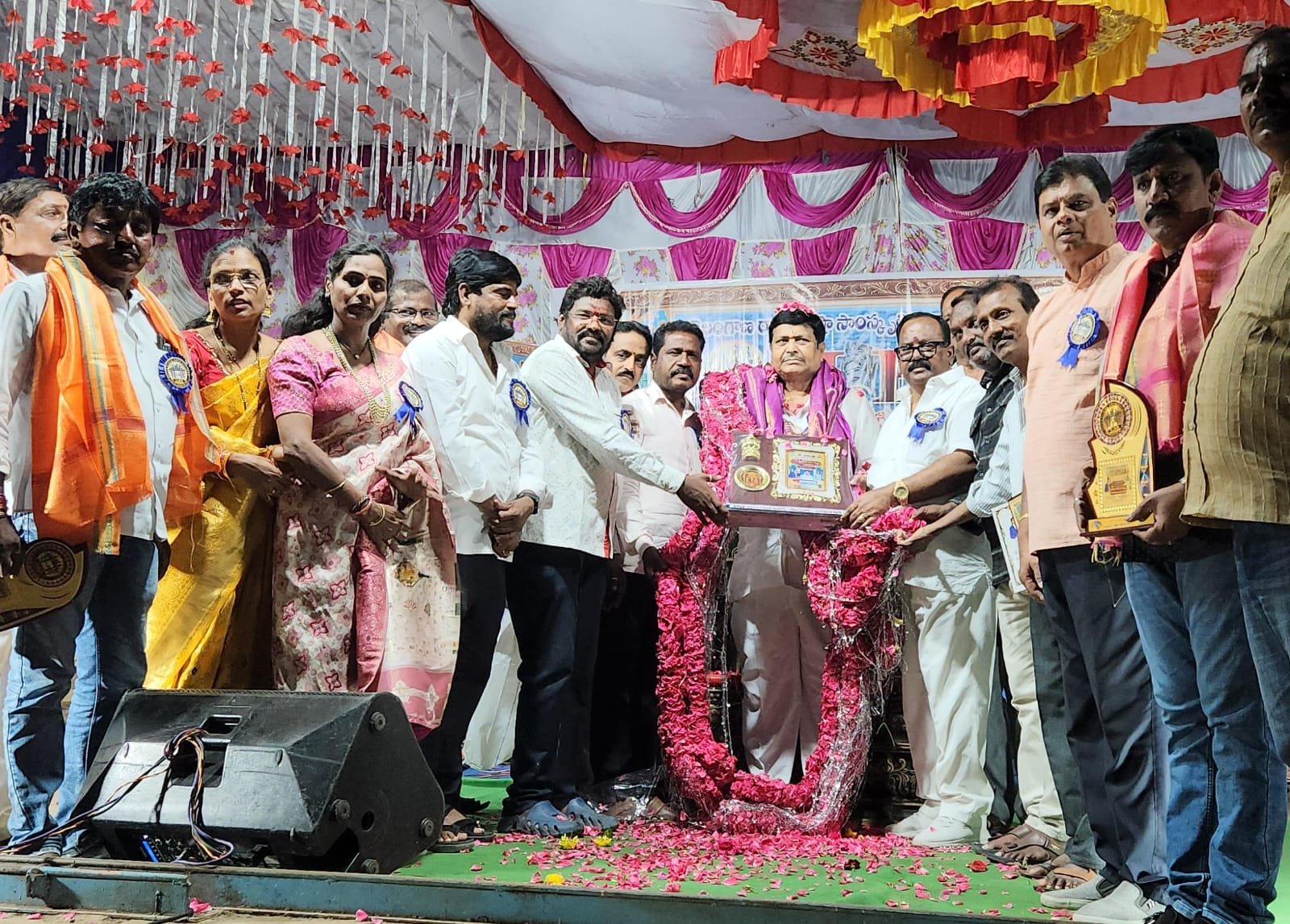 కళాకారుల ప్రతిభ సమాజానికి ఎంతో అవసర ,యువత సన్మార్గంలో నడిచి ఆదర్శంగా నిలువాలి-ఈగ మల్లేశం