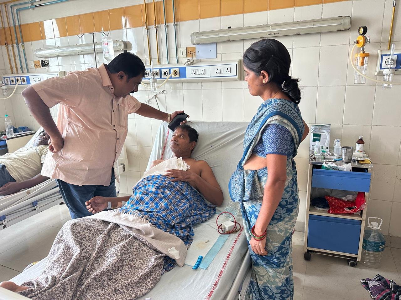 సీనియర్ జర్నలిస్ట్ వనం భాస్కర్ గారికి ఎల్.ఓ.సీ ద్వారా ఉచిత వైద్యం అందేలా ప్రత్యేక చొరవ తీసుకున్న డిసిసి అధ్యక్షుడు అయూబ్