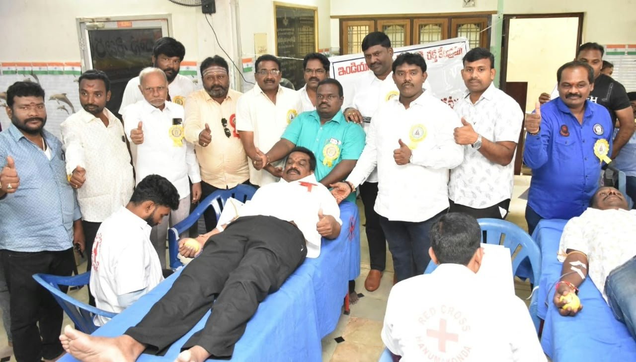 తలసేమియా వ్యాధితో బాధపడుతున్న చిన్నారుల కోసం ఏర్పాటు చేసిన మెగా రక్తదాన శిబిరం విజయవంతం - Additional Image