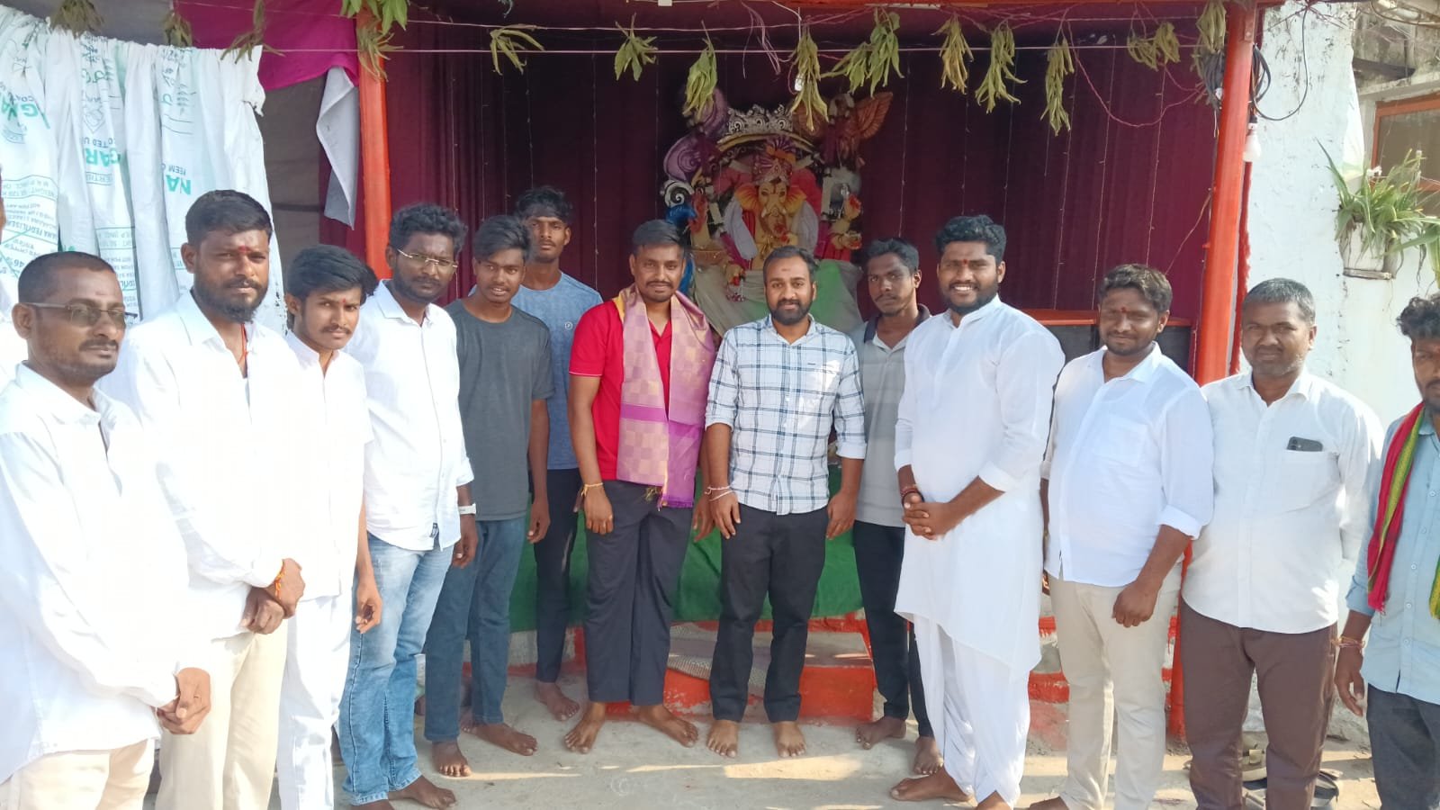 కల్లెడ లో ఘనంగా మహా అన్నదానం