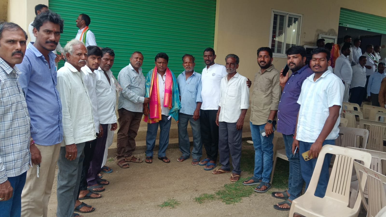 చౌటపల్లి సొసైటీ డైరెక్టర్ కు గోపనపల్లి గ్రామస్తుల సన్మానం..