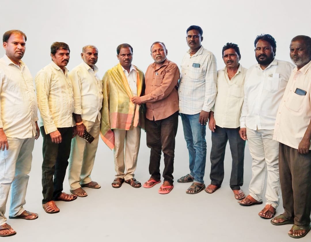 చౌటపల్లి నూతన చైర్మన్ మరియు పర్వతగిరి సొసైటీ డైరెక్టర్ కు  దళిత సంఘాల మరియు తెలంగాణఅంబేద్కర్ సంఘ ఆధ్వర్యంలో సన్మానం..